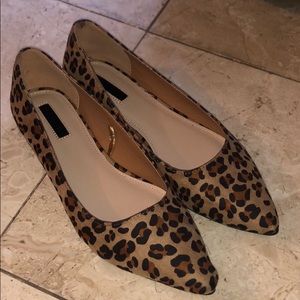 Cheetah pointed toe flats